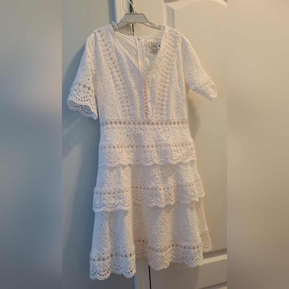 Chic White Lace Tiered Dress
